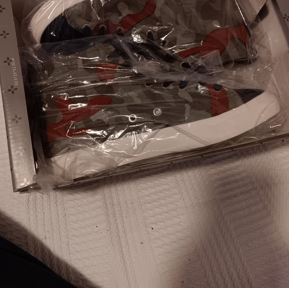 Sneakers